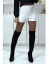 Short blanc en maille tricot extensible avec lacet à la taille  - 2