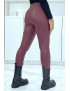 Pantalon slim bordeaux en simili avec boutons doré - 3