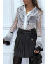 Chemise blanche en dentelle blanche avec col et volant noir - 4