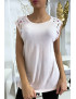Tee shirt rose avec strass aux épaules - 2