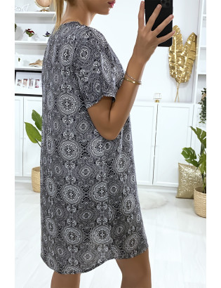 Robe tunique à à motif noir et blanc avec zip au col - 4