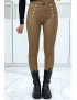 Pantalon slim camel en simili avec boutons doré - 1