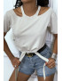 T-shirt beige épaules dénudé avec noeud à l'avant - 4