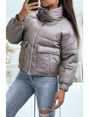 Doudoune courte taupe à coupe classique et ajustable avec sac à dos

 - 4