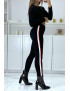 Pantalon slim noir à fausses poches et bandes sur les côtés - 2
