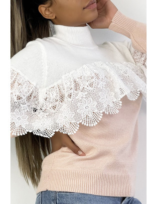 Pull court ample bicolore rose poudré et blanc avec col montant et voile en dentelle au niveau de la poitrine - 3