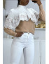 Pull court ample bicolore taupe et blanc avec col montant et voile en dentelle au niveau de la poitrine - 3