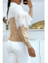 Pull court ample bicolore taupe et blanc avec col montant et voile en dentelle au niveau de la poitrine - 4