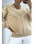 Pull beige pour femme en col V avec motif en dentelle - 2