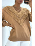 Pull camel pour femme en col V avec motif en dentelle - 3