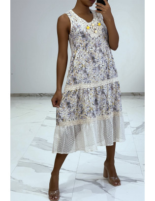 Robe longue fluide à imprimé floral bleu détails broderie ajourée - 4