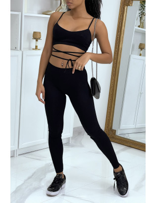 Ensemble moulant noir avec crop top à lacets - 1