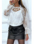 Blouse blanche en tulle et dentelle à volant col fraise - 3