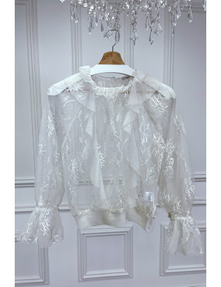 Blouse blanche en tulle et dentelle à volant col fraise - 10