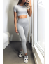 Ensemble legging et top sport gris en matière gênante - 4