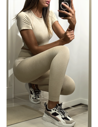 Ensemble legging et top sport beige en matière gênante - 2