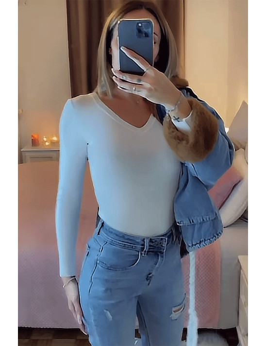 Pull blanc col V en maille tricot très extensible et très doux - 1