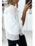 Blouse blanche manches bouffante col bateau en matière à trous - 6