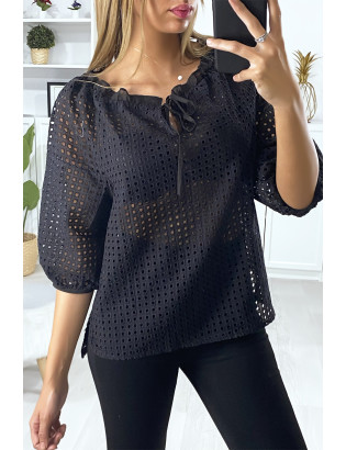 Blouse noir manches bouffante col bateau en matière à trous - 3