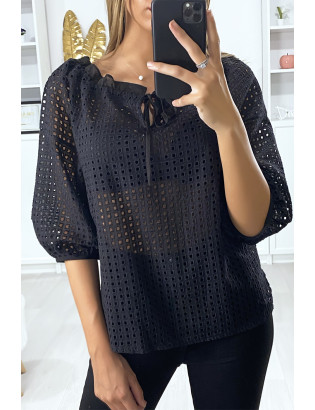 Blouse noir manches bouffante col bateau en matière à trous - 4