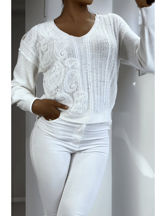 Pull col V blanc à motif dentelle blanche - 1