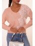 Pull col V rose pastel à motif dentelle blanche - 5