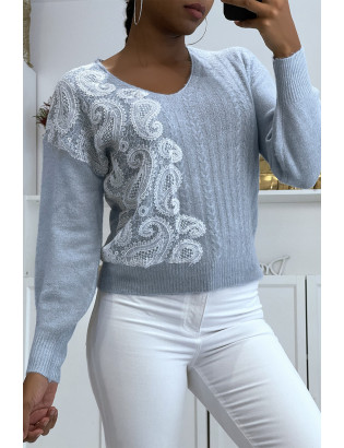 Pull col V bleu pastel à motif dentelle blanche - 1
