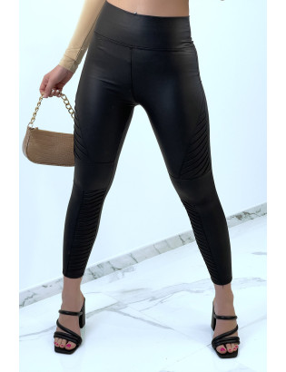 Legging en simili noir avec motif plis style motard - 6