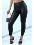 Legging en simili noir avec motif plis style motard - 7