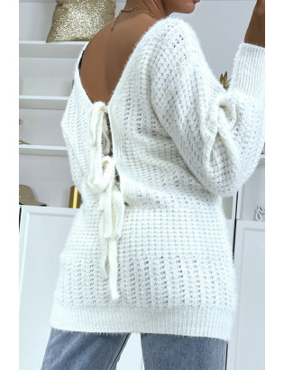 Pull dos-nu blanc à nouer en grosse maille et à manches bouffantes - 2