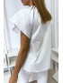 Blouse blanche à volant avec trois boutons à l'épaules - 4