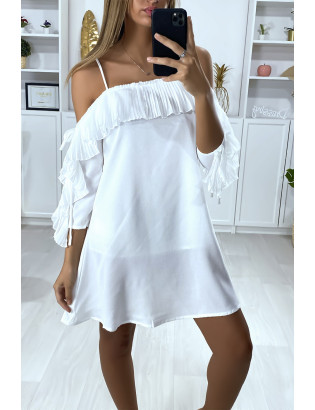 Robe blanche à volant avec épaules denudées - 1