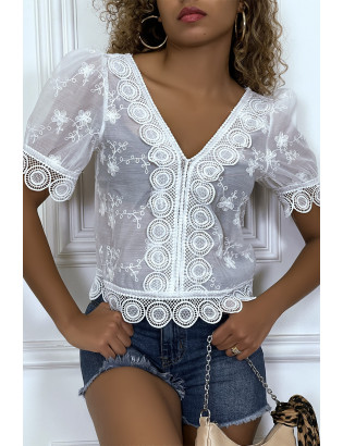 Blouse blanche ajourée en  col V - 2